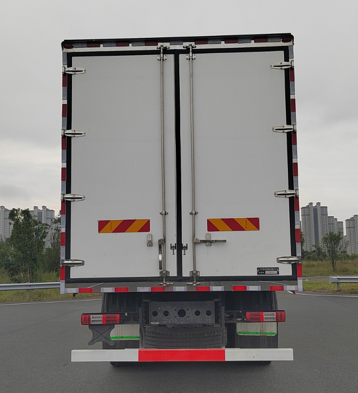 歐曼牌BJ5329XLCY6GRL-07冷藏車(chē)公告圖片