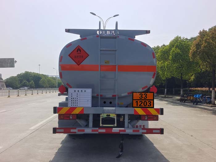 楚勝牌CSC5183GYYEZ6運油車公告圖片