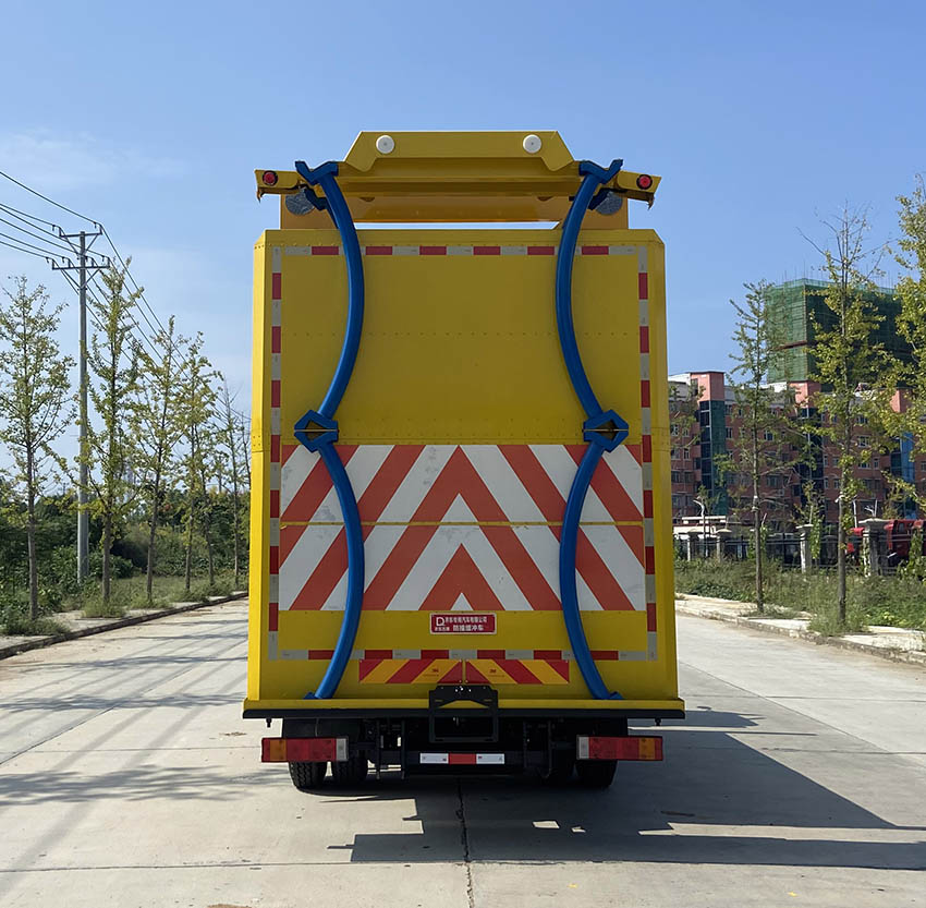 齊東方牌CLD5090TFZEQ6防撞緩沖車公告圖片