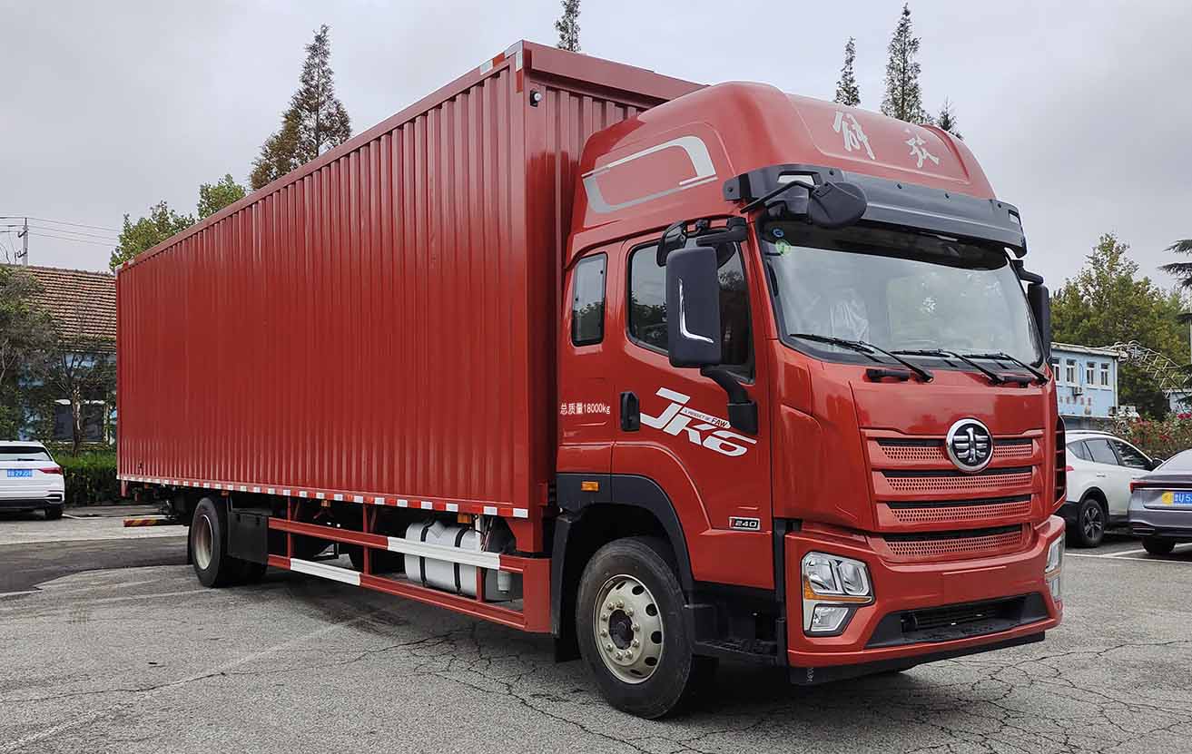 CA5186XYKP28K2L8E6A80型翼開啟廂式車圖片