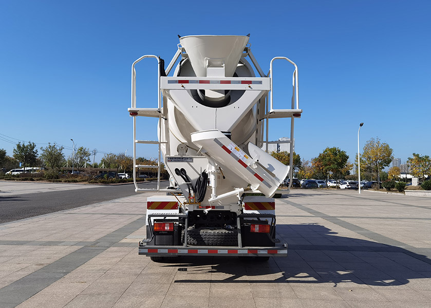 青專牌QDZ5180GJBZHL3W38F1混凝土攪拌運(yùn)輸車公告圖片