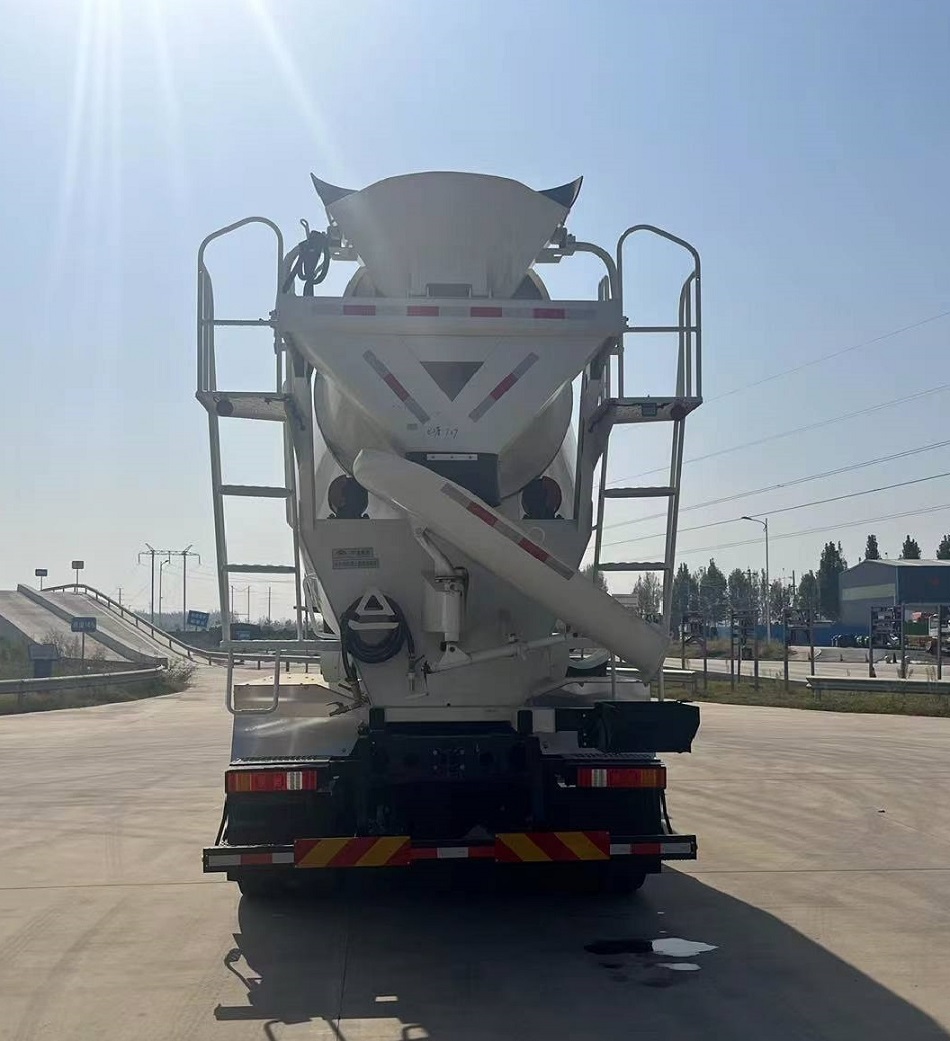 宇通牌ZKH5312GJBP6BEV6純電動(dòng)混凝土攪拌運(yùn)輸車公告圖片