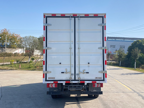 宇通牌ZKH5045XXYBEV3B純電動廂式運輸車公告圖片