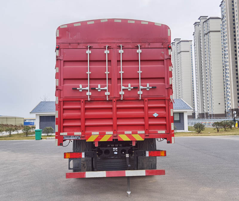 東風(fēng)牌DFV5318CCYGP6N1倉(cāng)柵式運(yùn)輸車(chē)公告圖片