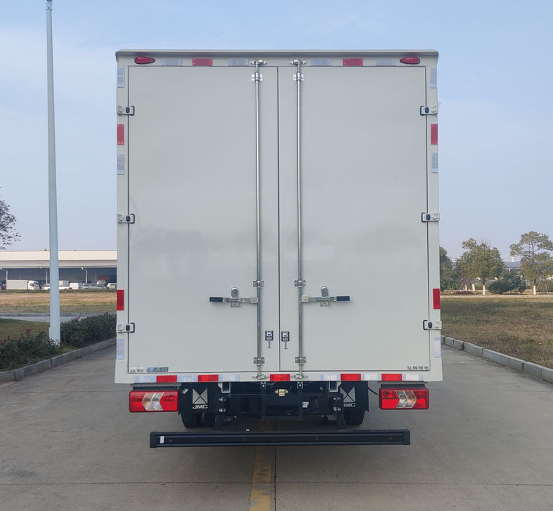 江鈴牌JX5074XXYTRB2BEV純電動(dòng)廂式運(yùn)輸車公告圖片