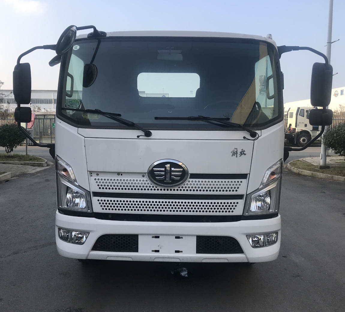 徐工牌XGH5120ZYSCBEV純電動(dòng)壓縮式垃圾車(chē)公告圖片