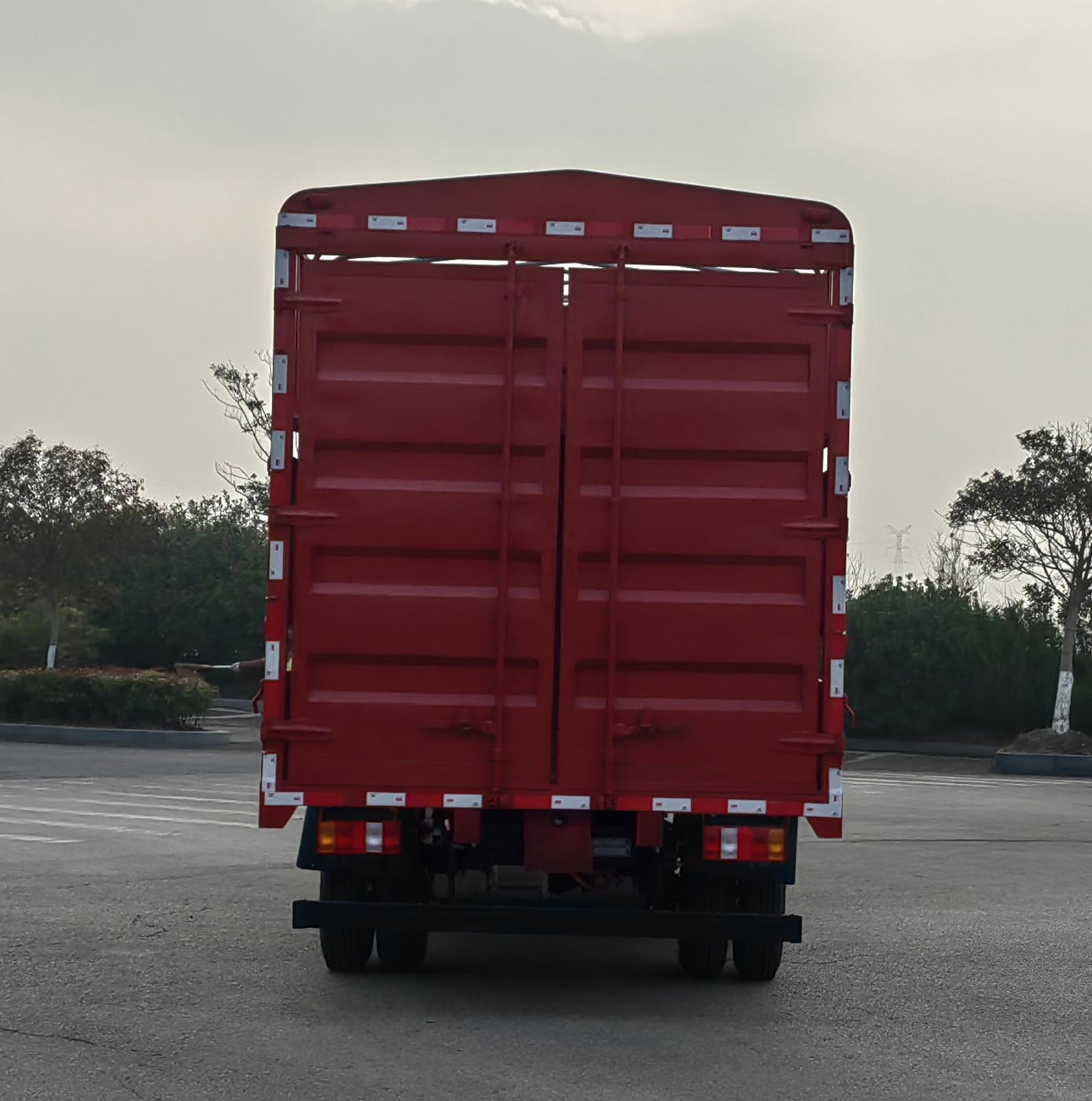 豪沃牌ZZ5047CCYH3414Z147BEVA0純電動(dòng)倉(cāng)柵式運(yùn)輸車公告圖片