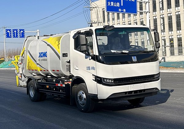 徐工牌XGH5080ZYSYBEV純電動(dòng)壓縮式垃圾車公告圖片