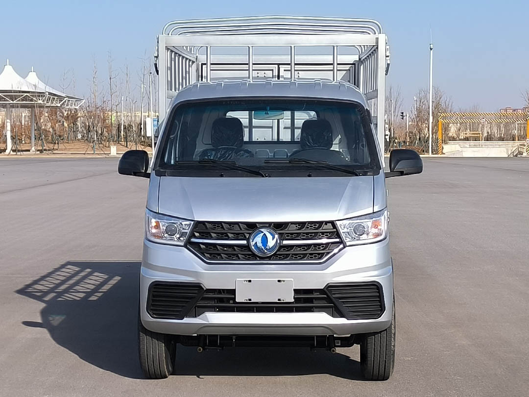 東風(fēng)牌DFA5030CCYCBEV2純電動(dòng)倉(cāng)柵式運(yùn)輸車公告圖片