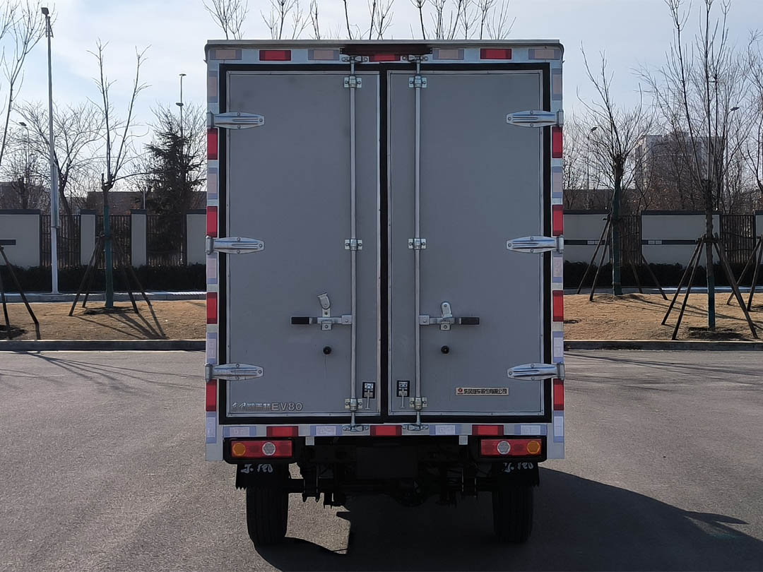 東風(fēng)牌DFA5030XXYCBEV2純電動(dòng)廂式運(yùn)輸車公告圖片