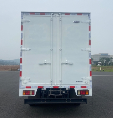 慶鈴牌(繁體)牌QL5040XXYBEVBPHA1純電動(dòng)廂式運(yùn)輸車公告圖片