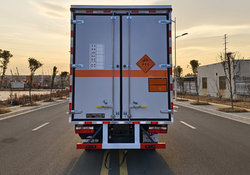 匯力威牌VVV5040XQYEQ6爆破器材運輸車公告圖片