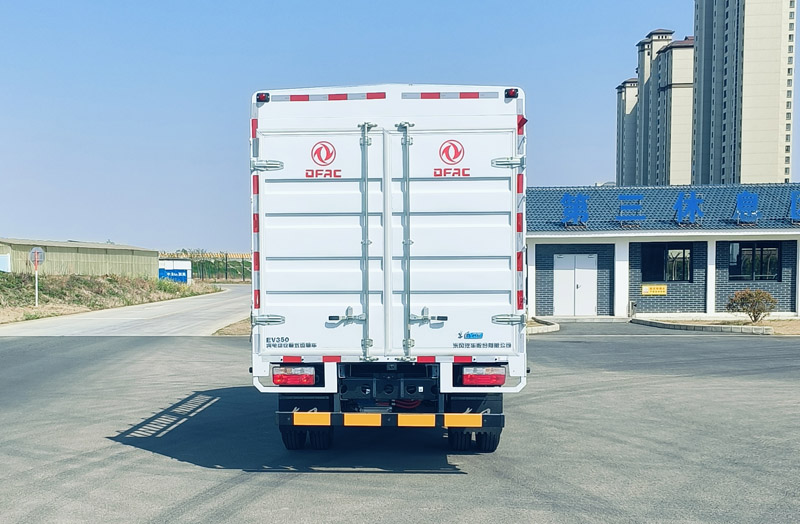 東風(fēng)牌DFA5070CCYEBEV純電動倉柵式運(yùn)輸車公告圖片
