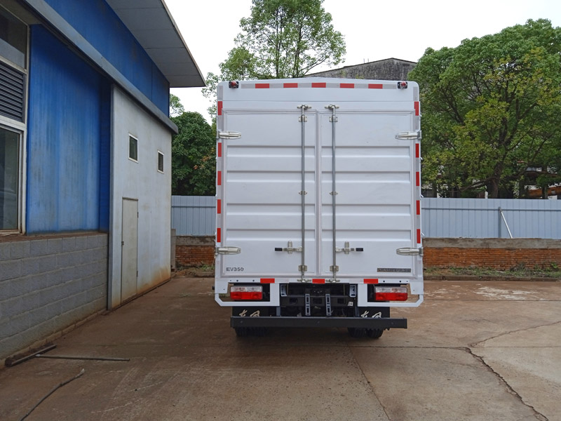 東風(fēng)牌DFA5070CCYEBEV純電動倉柵式運(yùn)輸車公告圖片