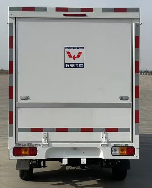 五菱牌WLQ5029XYKSLEQU翼開(kāi)啟廂式車公告圖片