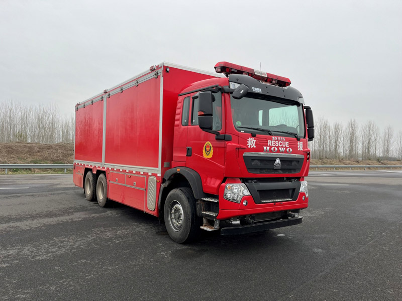 新東日牌YZR5210TXFQC100器材消防車