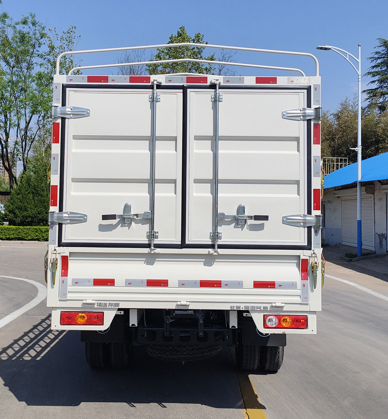 福田牌BJ5035CCY5AV6-30倉(cāng)柵式運(yùn)輸車公告圖片