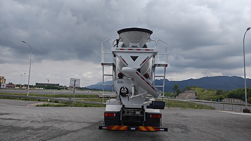 宇通牌ZKH5311GJBP6FCEV8燃料電池混凝土攪拌運(yùn)輸車公告圖片