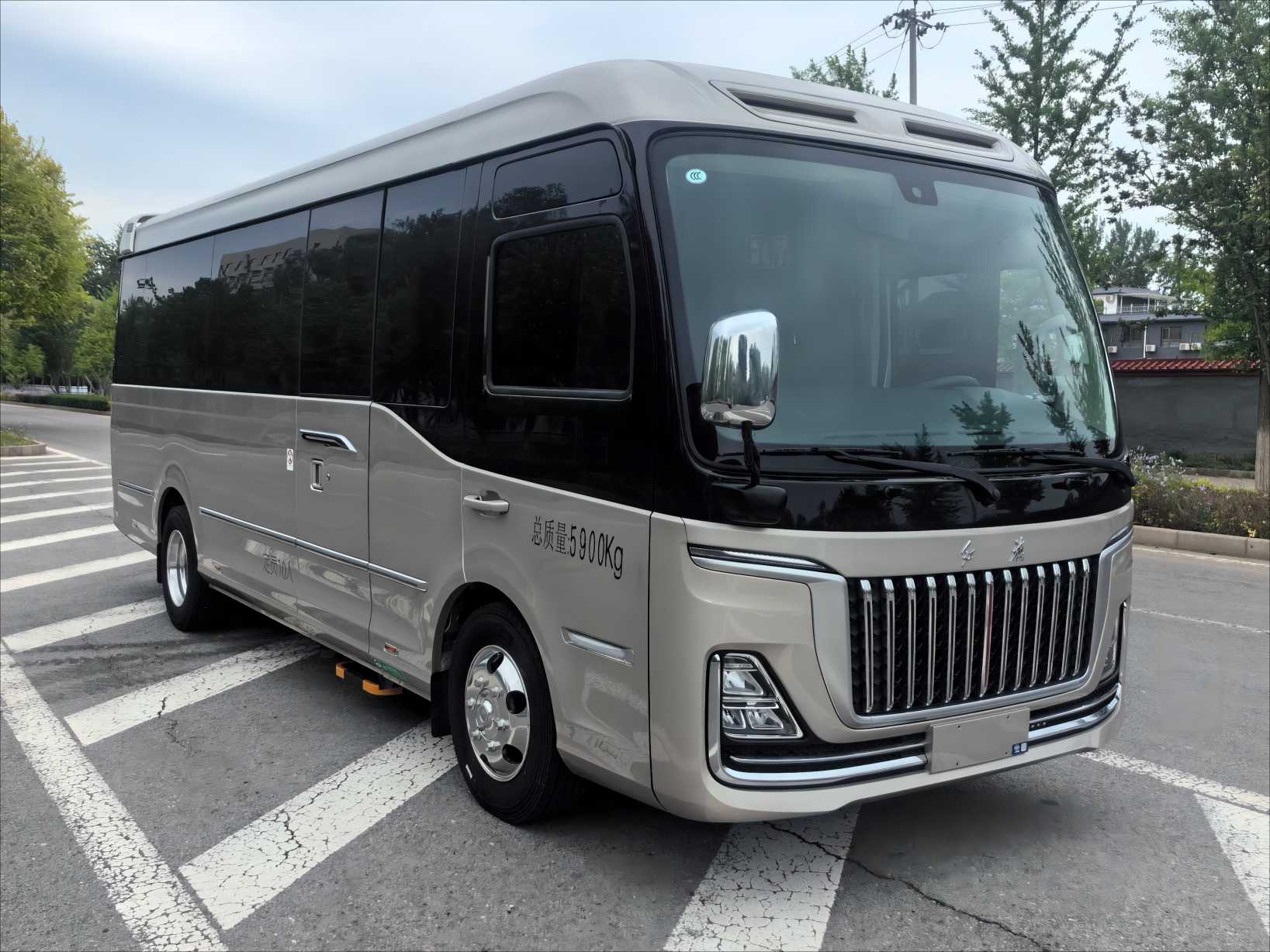 廣途牌HUA5060XSWH商務(wù)車