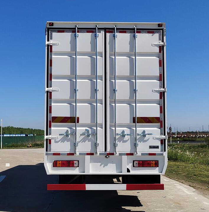 北京牌BJ5181XXYD6AP-1廂式運(yùn)輸車公告圖片