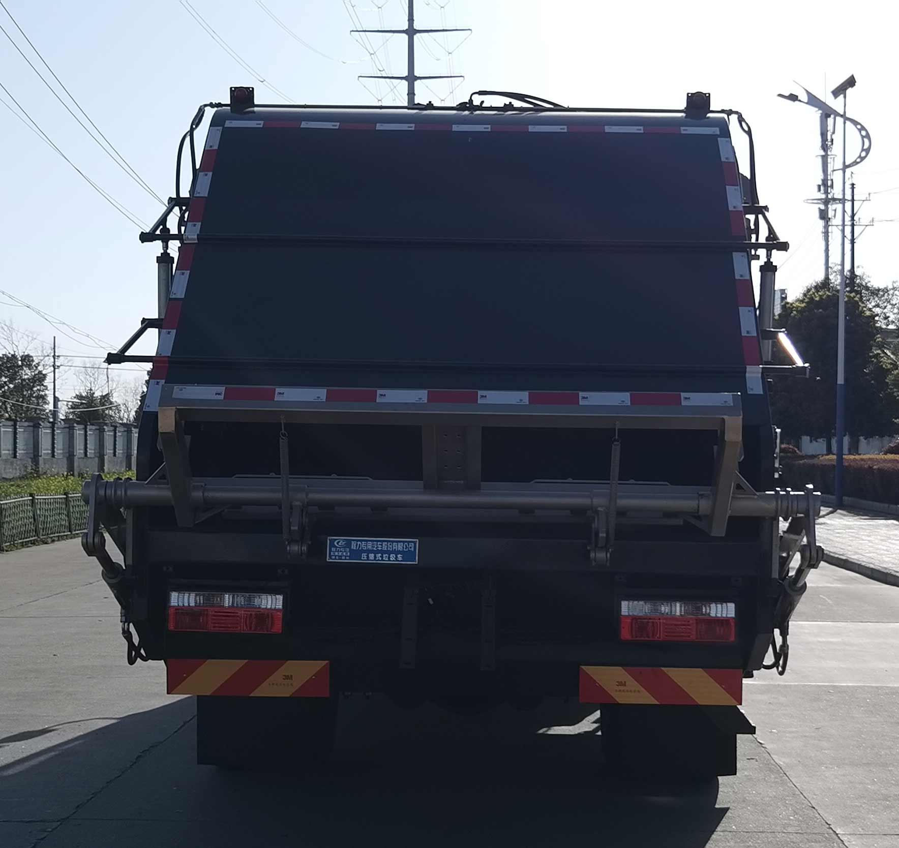 程力威牌CLW5145ZYS6LZ壓縮式垃圾車公告圖片