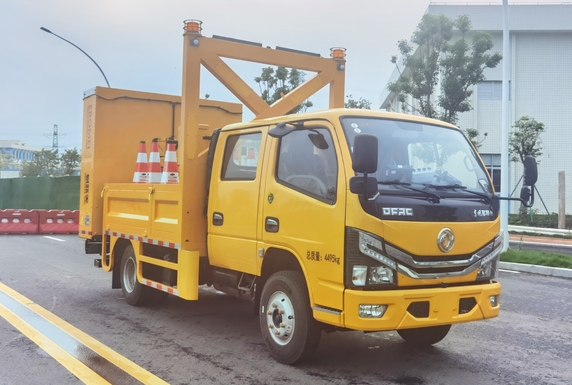 YLM5041XGC型交通錐收集工程車圖片