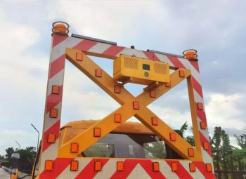 路仕盾牌YLM5041XGC交通錐收集工程車公告圖片