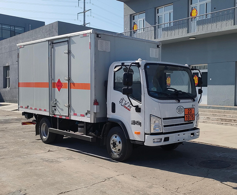 駝馬牌JLC5040XRQJA易燃?xì)怏w廂式運(yùn)輸車