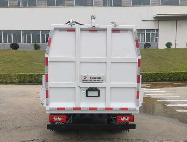 福龍馬牌FLM5040ZZZFS6自裝卸式垃圾車公告圖片