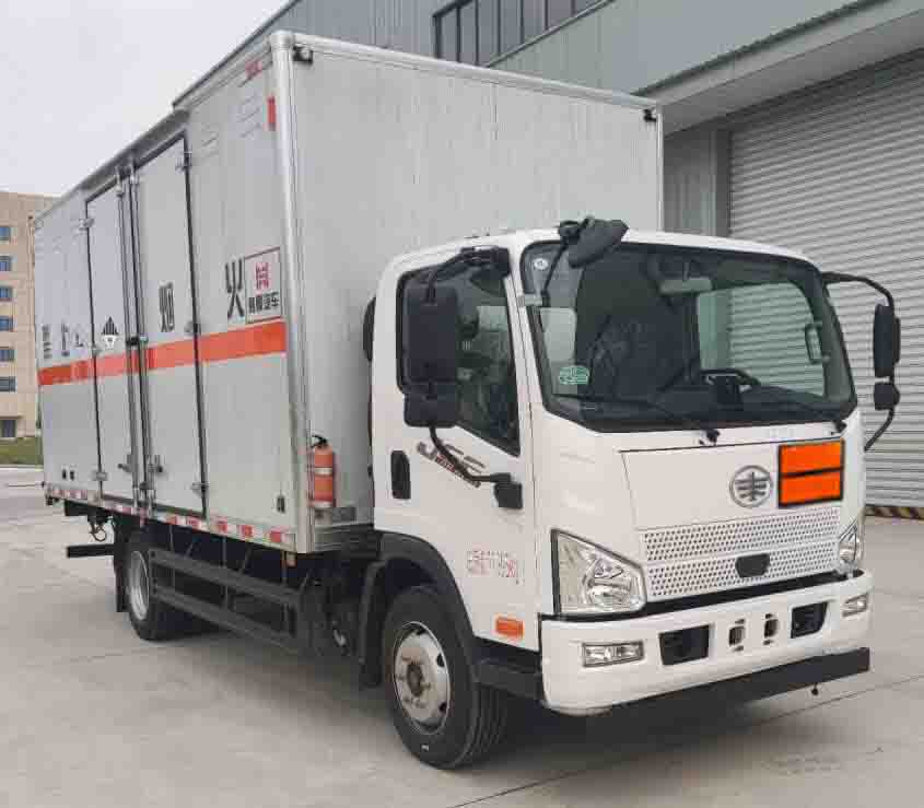襄鑫鼎牌XDV5121XZWCA6雜項危險物品廂式運輸車公告圖片
