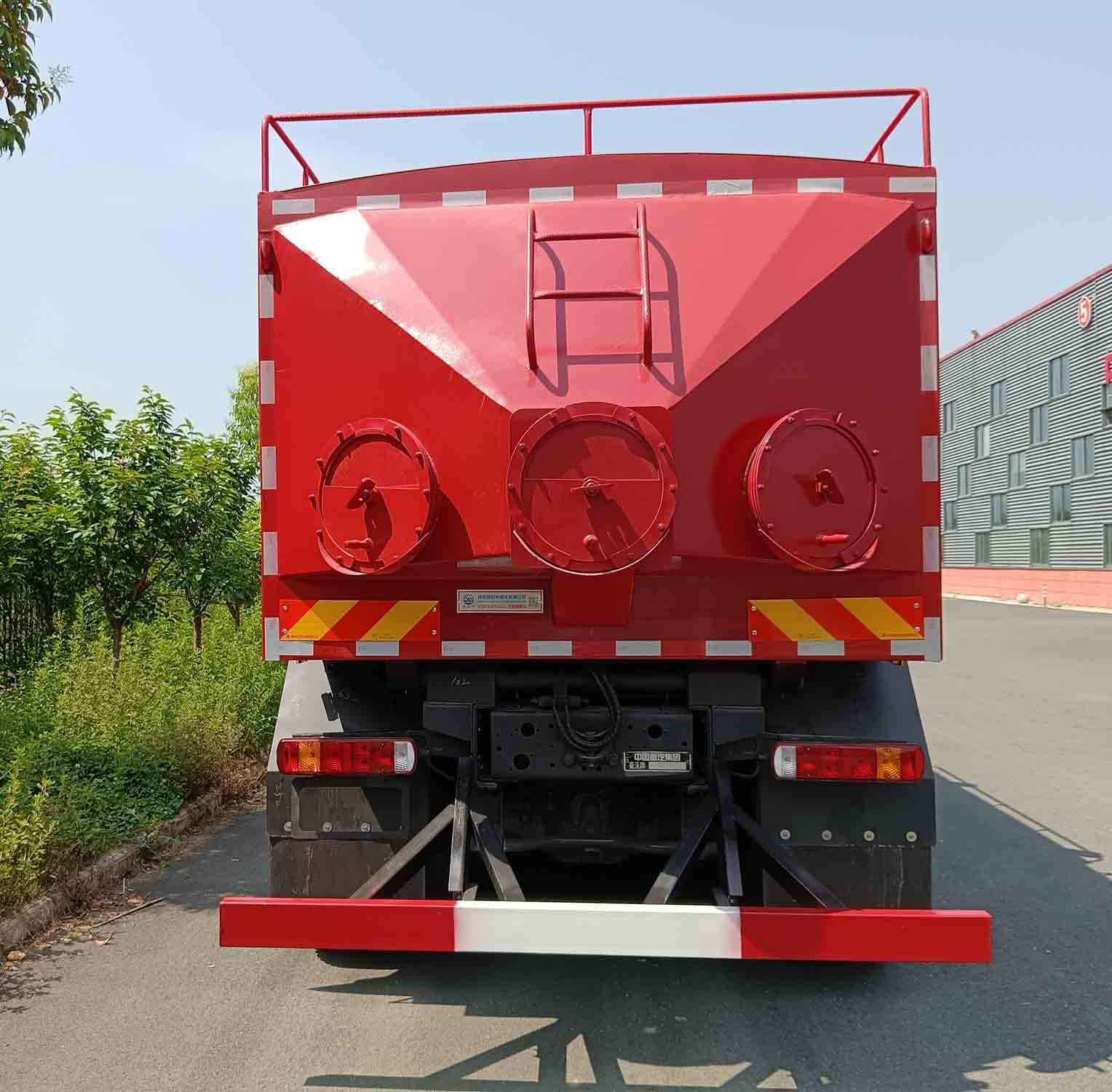 鄖凱牌EYK5310TSGZ6壓裂砂罐車公告圖片