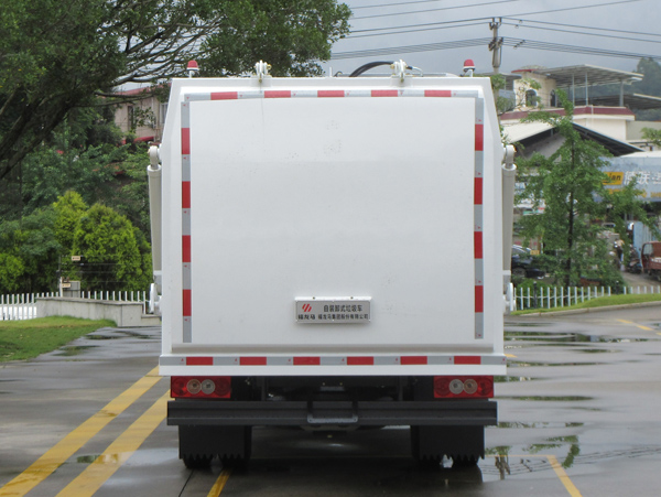 福龍馬牌FLM5070ZZZFS6自裝卸式垃圾車公告圖片