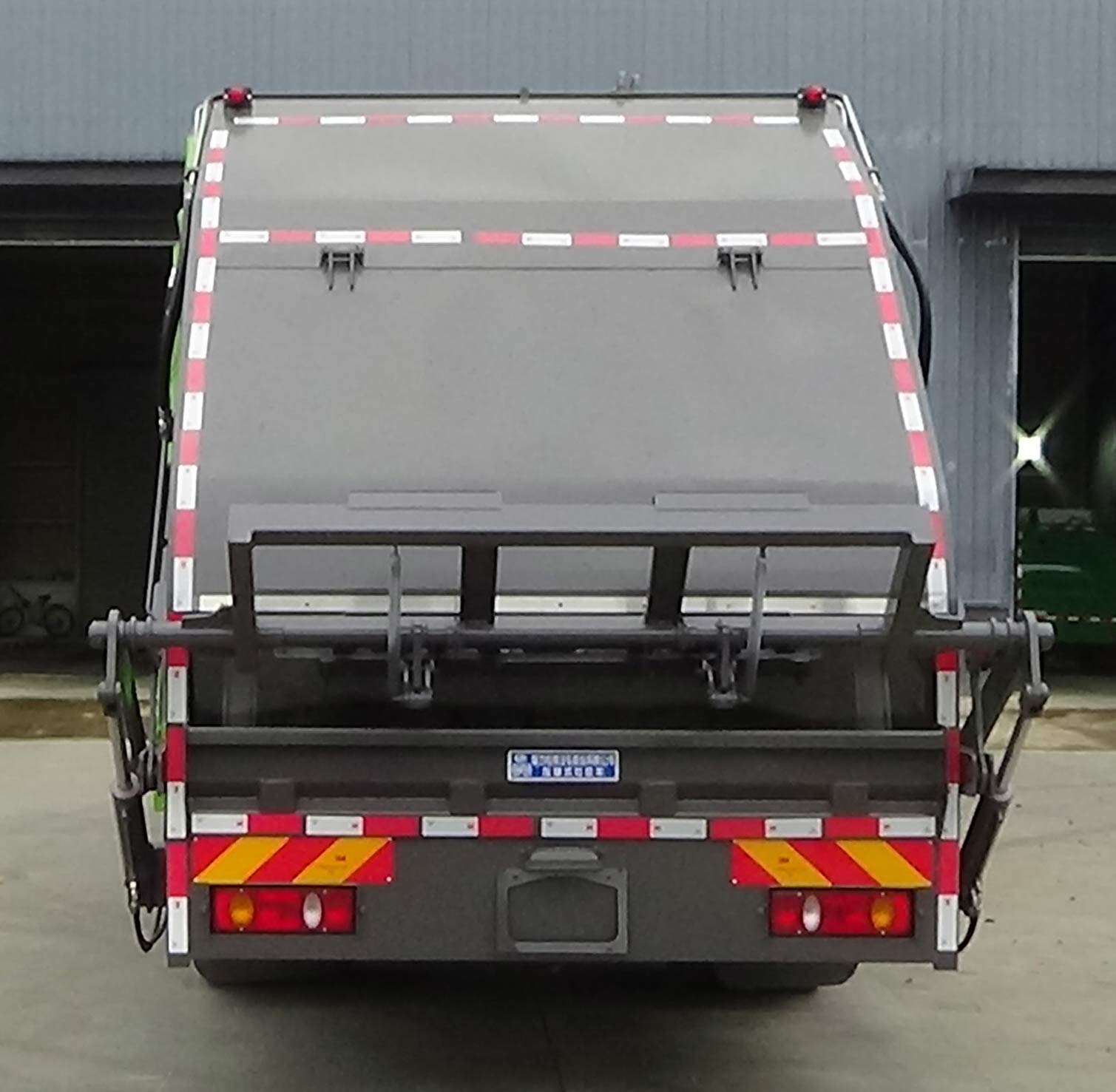 程力威牌CLW5185ZYS6WL壓縮式垃圾車公告圖片