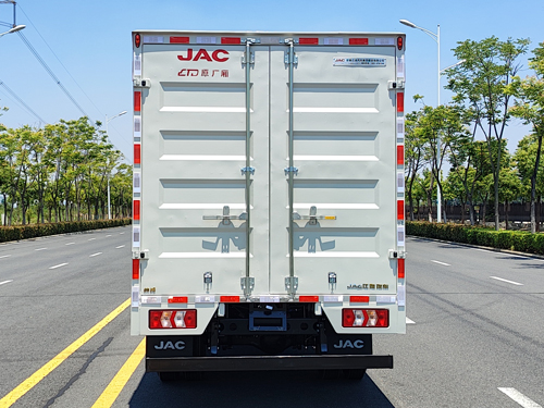 江淮牌HFC5041XXYEV13純電動(dòng)廂式運(yùn)輸車公告圖片