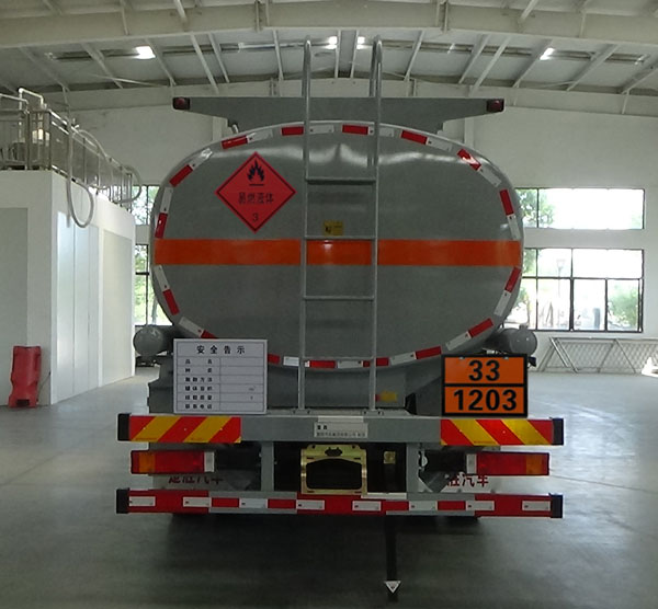 楚勝牌CSC5188GJYEZ6加油車公告圖片