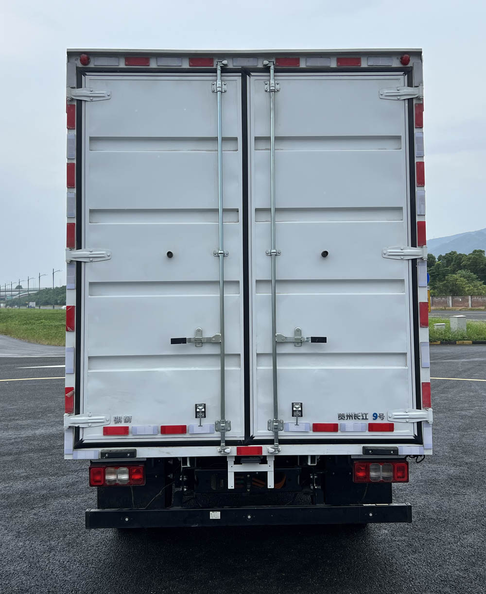 騏蔚牌GK5041XXYBEV02純電動(dòng)廂式運(yùn)輸車(chē)公告圖片