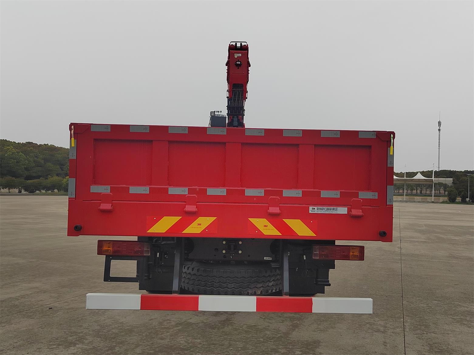 帕菲特牌PFT5251JSQD6D隨車起重運(yùn)輸車公告圖片