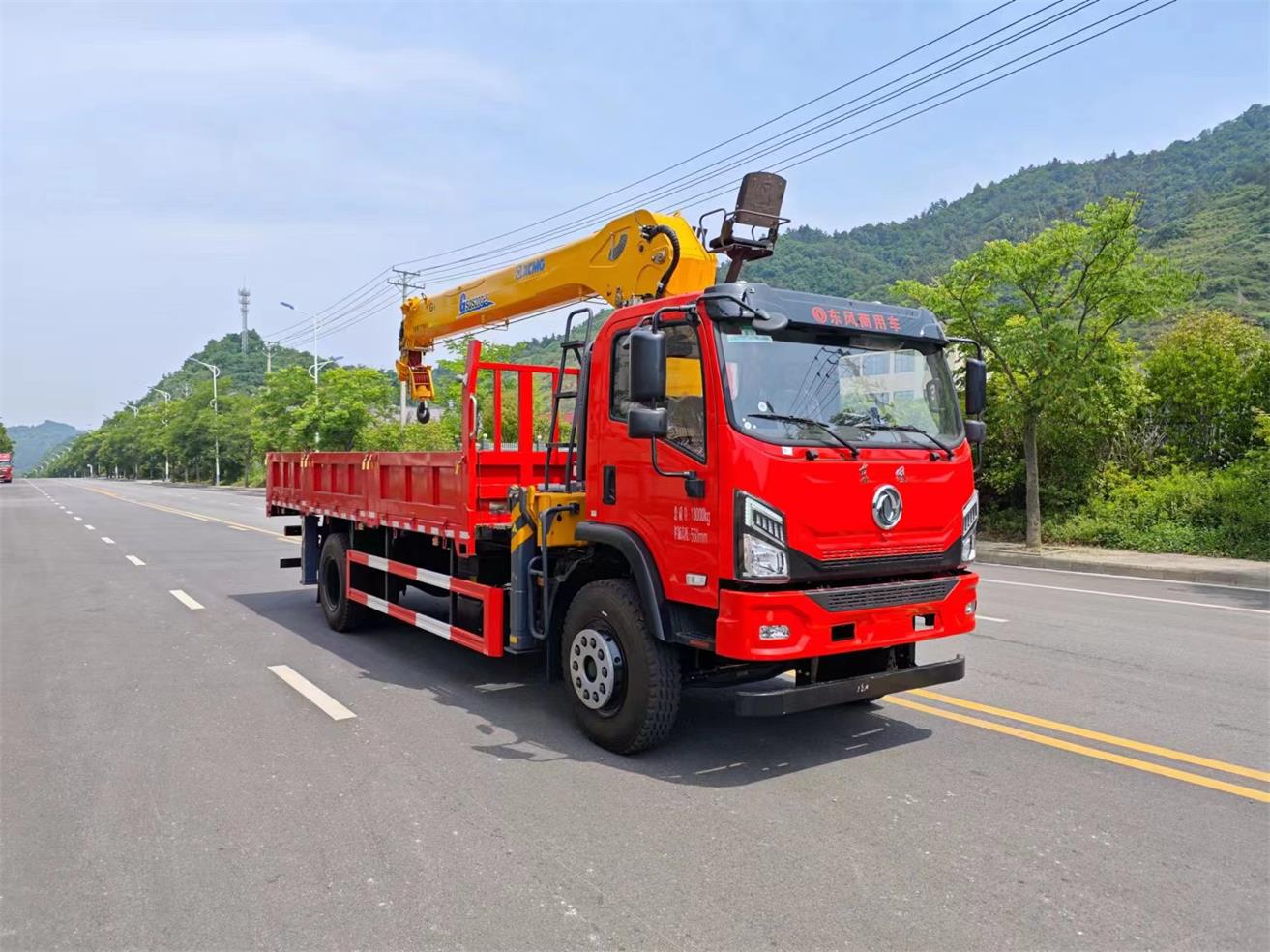 ZZX5183JSQEQ6型隨車起重運(yùn)輸車圖片