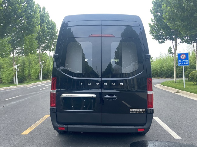 宇通牌ZK5040XYBD62運(yùn)兵車公告圖片