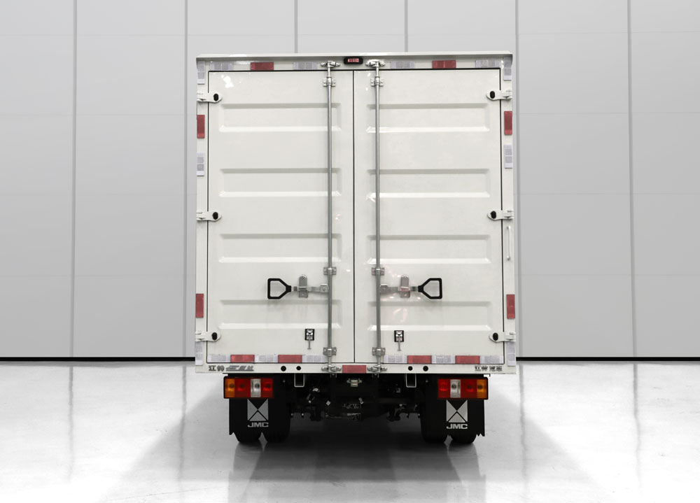 江鈴牌JX5030XXYTSEB2BEV純電動廂式運(yùn)輸車公告圖片