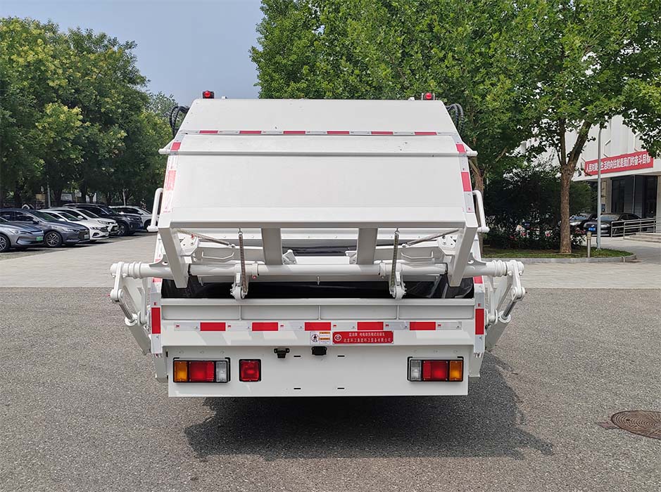 亞潔牌BQJ5100ZYSQLBEV純電動(dòng)壓縮式垃圾車公告圖片