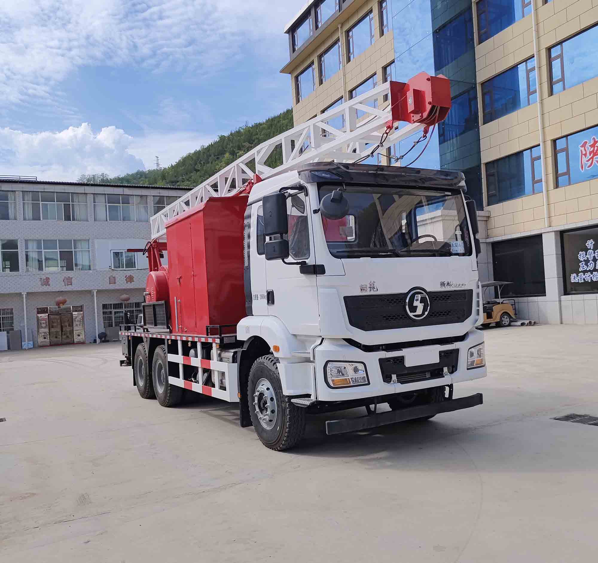 鄖凱牌EYK5200TCY采油車