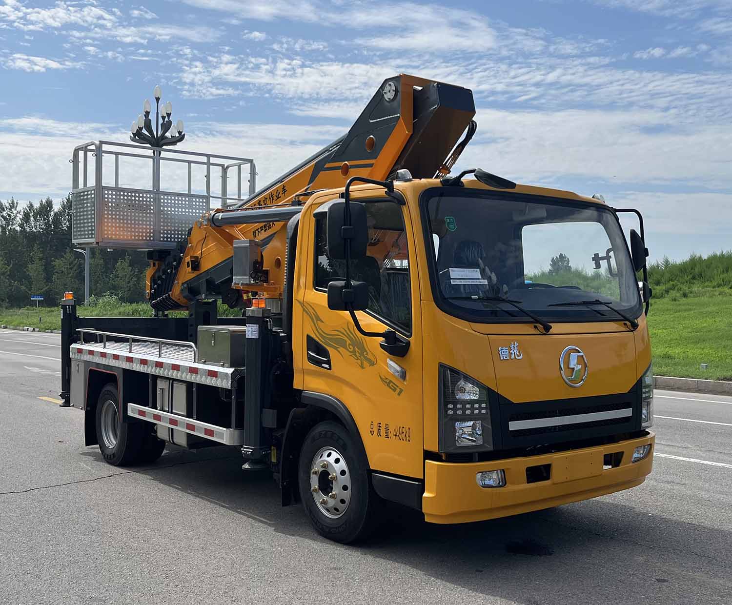 舜德牌SDS5041JGKSX6高空作業(yè)車公告圖片