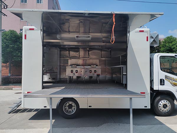 程力威牌CLW5040XCCBXZ餐車公告圖片