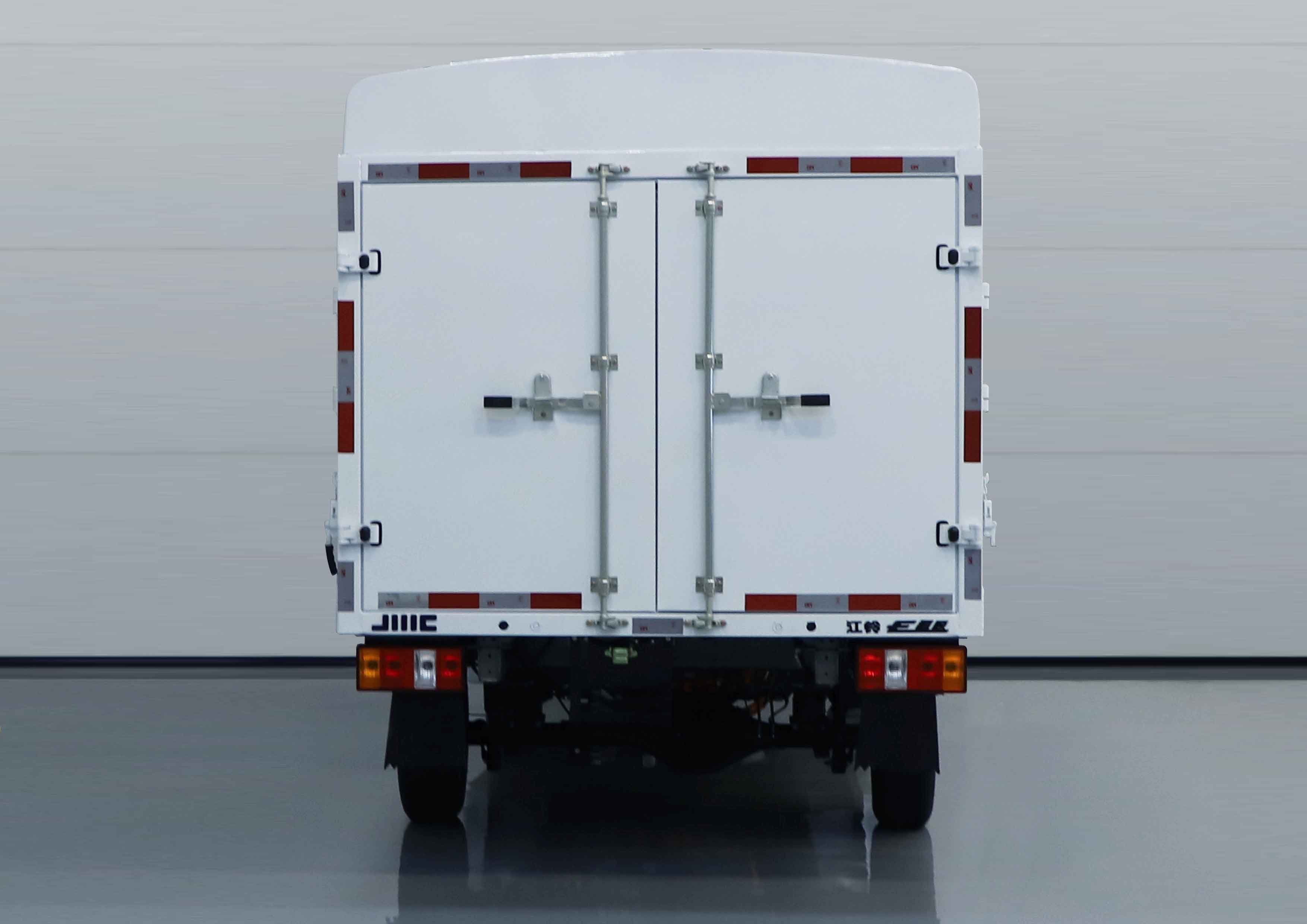 江鈴牌JX5031CCYTGDBEV純電動(dòng)倉(cāng)柵式運(yùn)輸車(chē)公告圖片