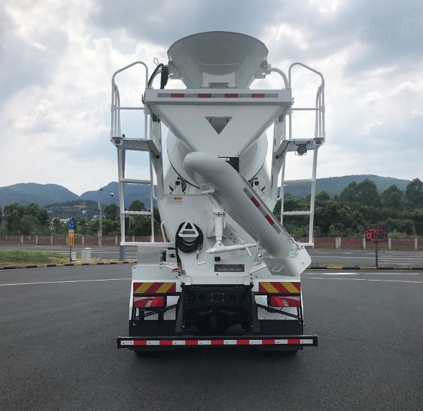 比亞迪牌BYD5310GJBBEV4純電動混凝土攪拌運輸車公告圖片