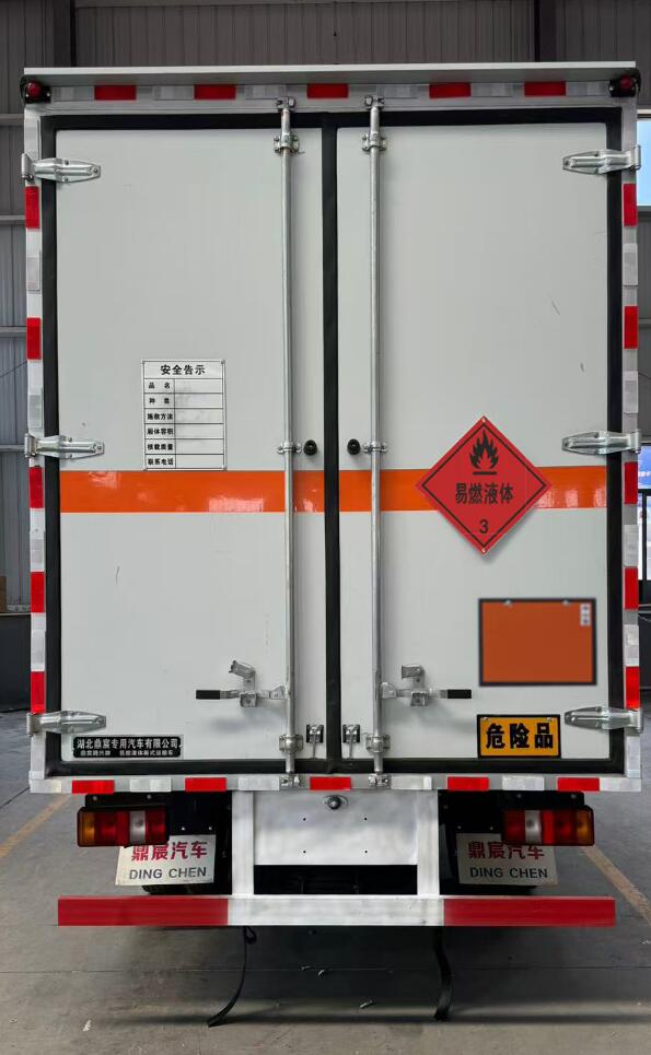 鼎宸騰興牌DCZ5043XRYSH6易燃液體廂式運(yùn)輸車公告圖片