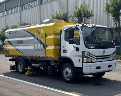 吸尘车