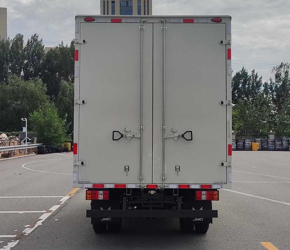 江鈴牌JX5041XXYTGK26廂式運輸車公告圖片