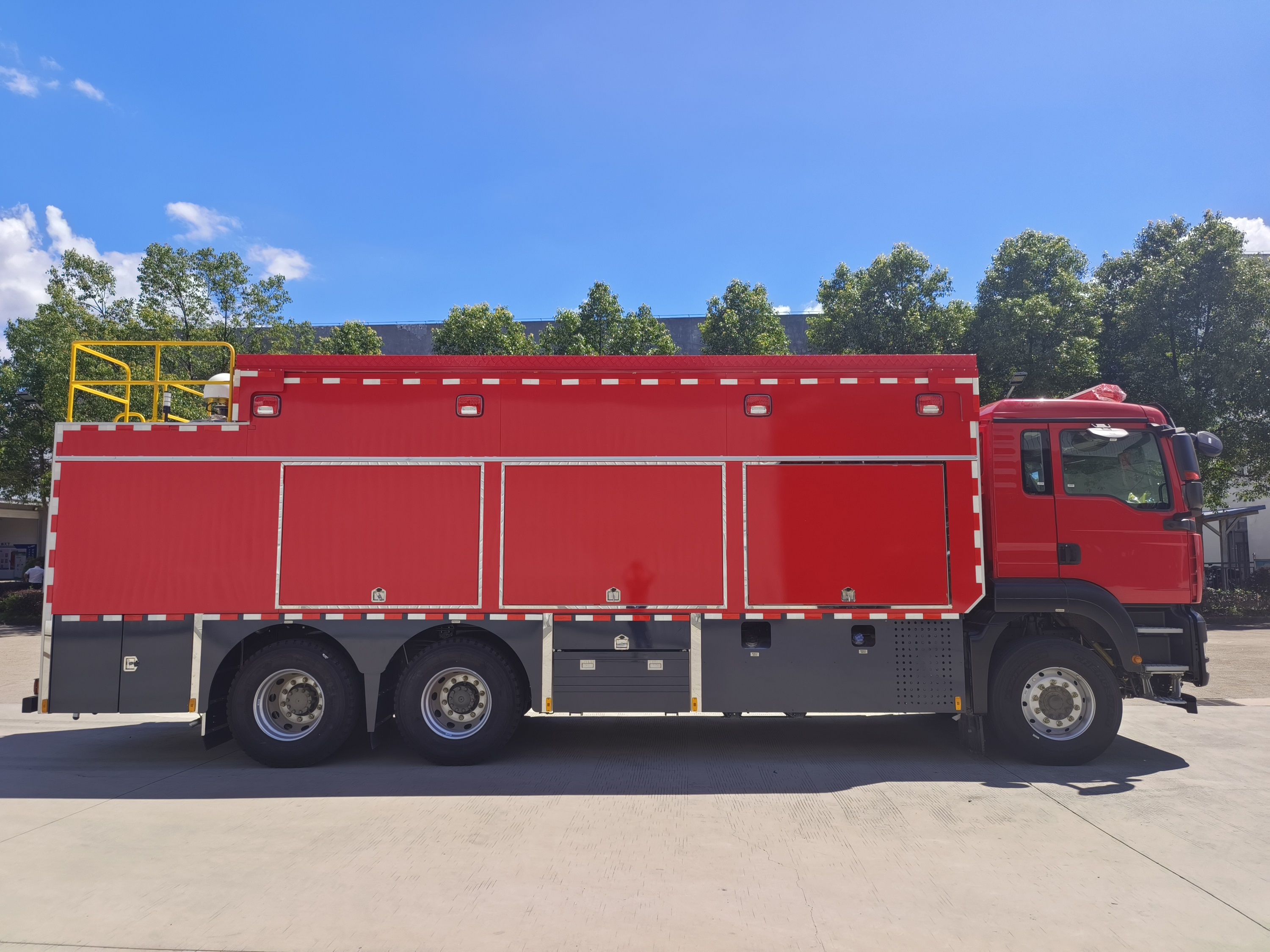 山河星航牌SAT5260GXFAP50/150A壓縮空氣泡沫消防車公告圖片